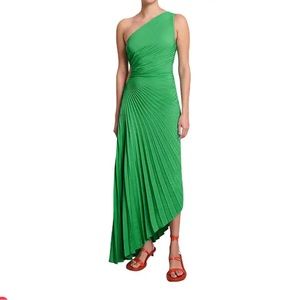 🍀Emerald Green Pleated One Shoulder Dress🍀